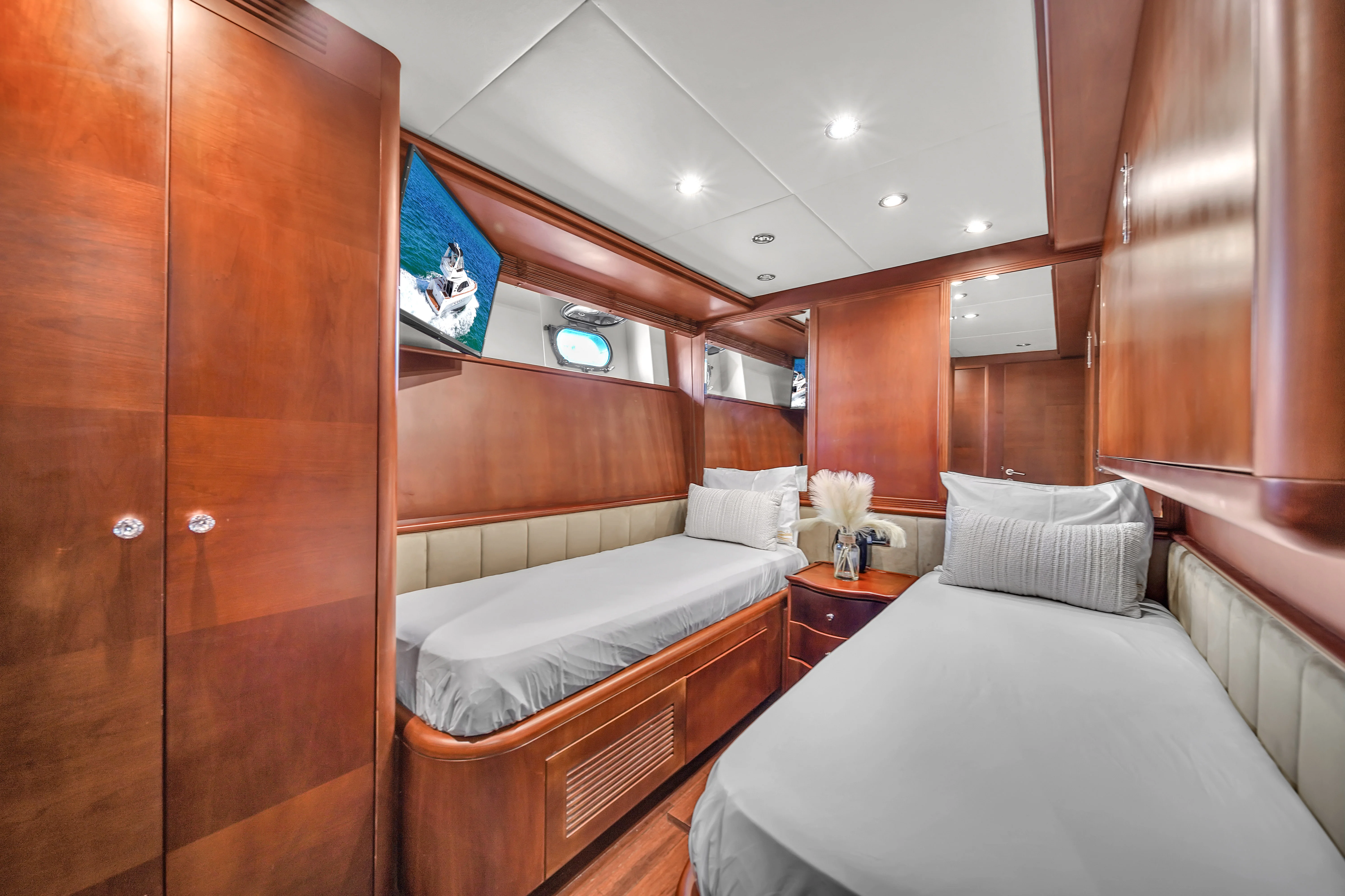105ft Azimut Daniela interior design